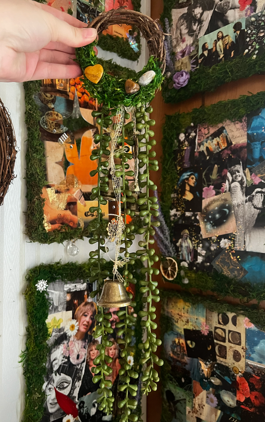 Runaway to Mars Mossy Wreath